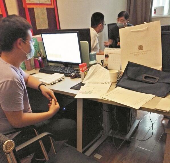 �人һ��������6��������Ⱦ��״���� 1Ӥ����Σ